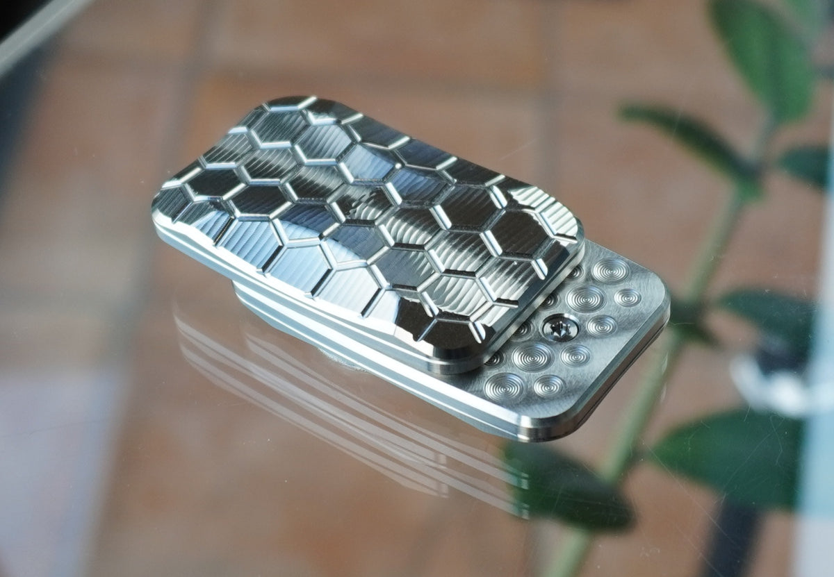 Titanium - SD232 - Squashed Toad - 3-Click – Magnus Fidgets