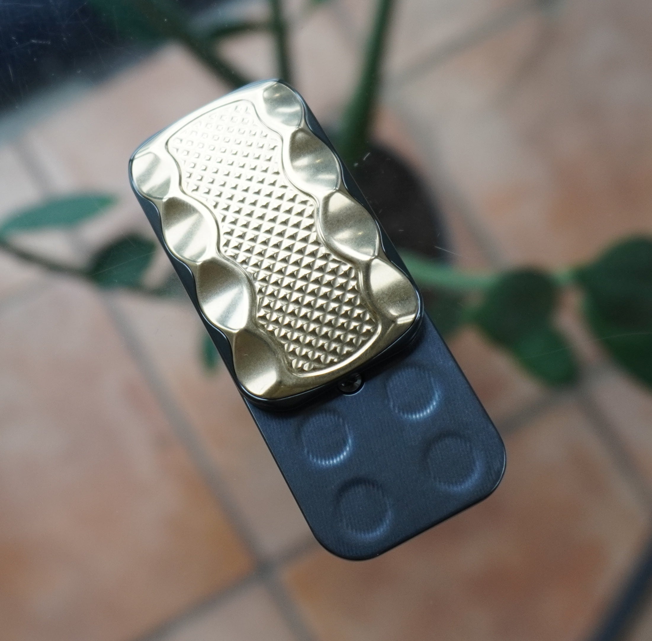 Gator - SD198 - Zirconium / Brass / Zirconium - 3-Click