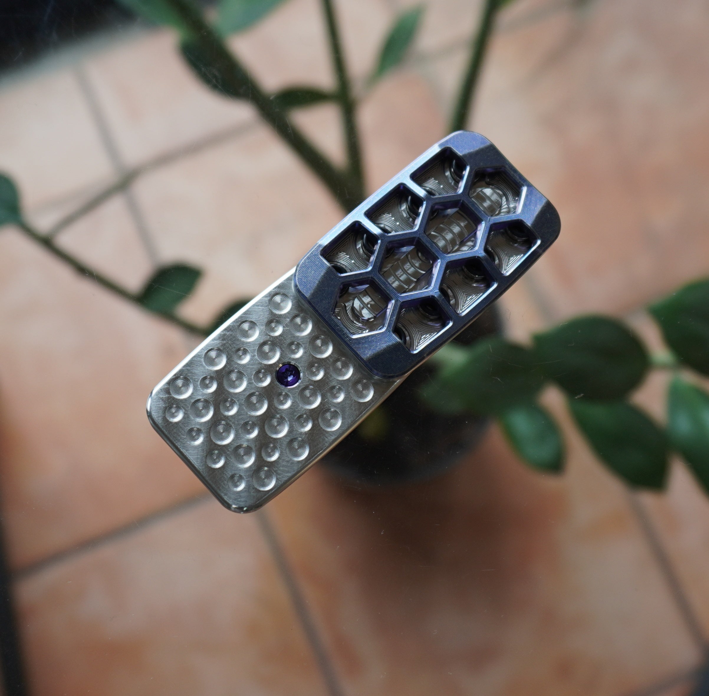 Titanium - SE194 - Squashed Toad "Skelly Hex" - 3-Click