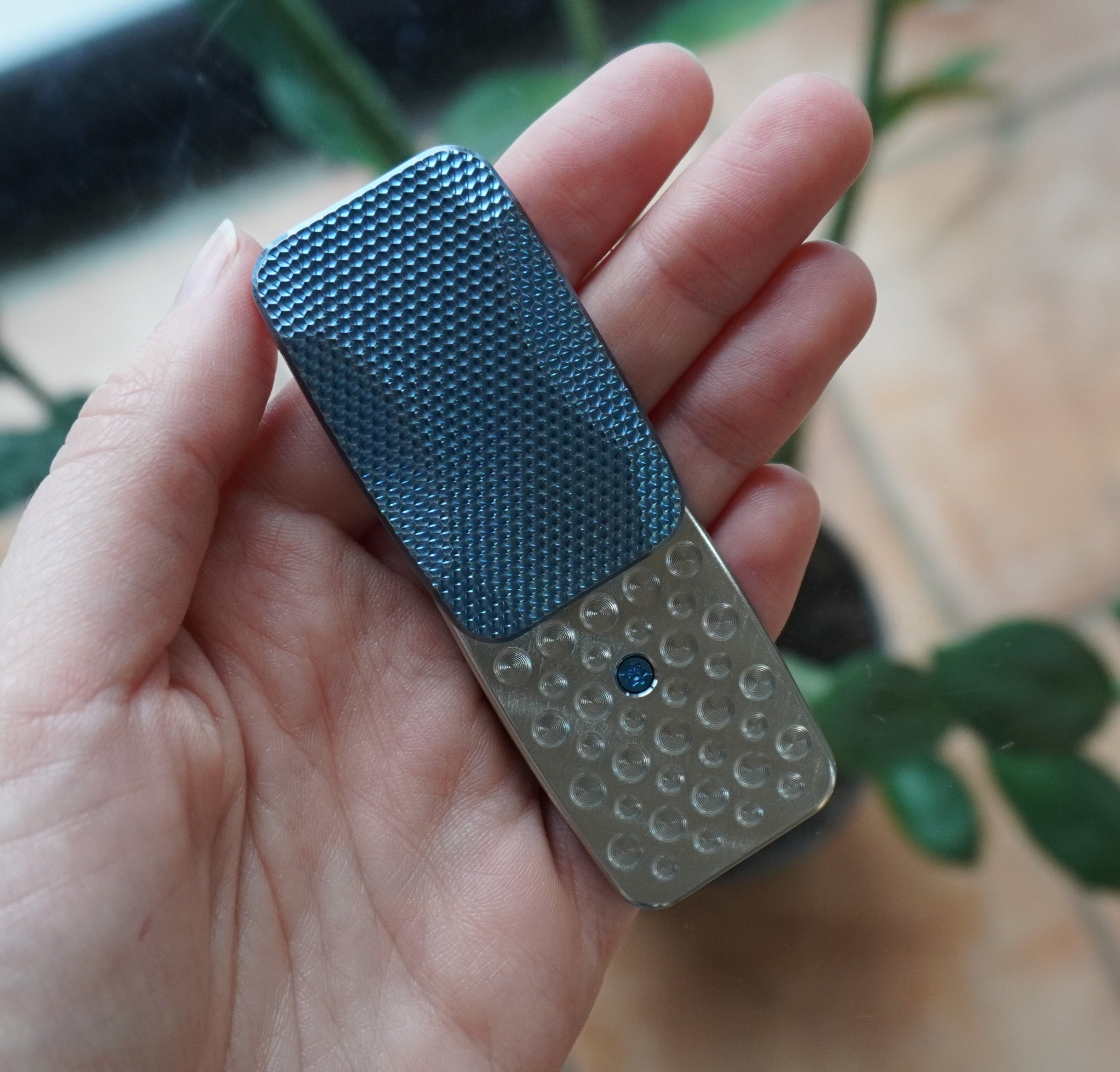 Titanium - SE210 - Squashed Toad - 3-Click