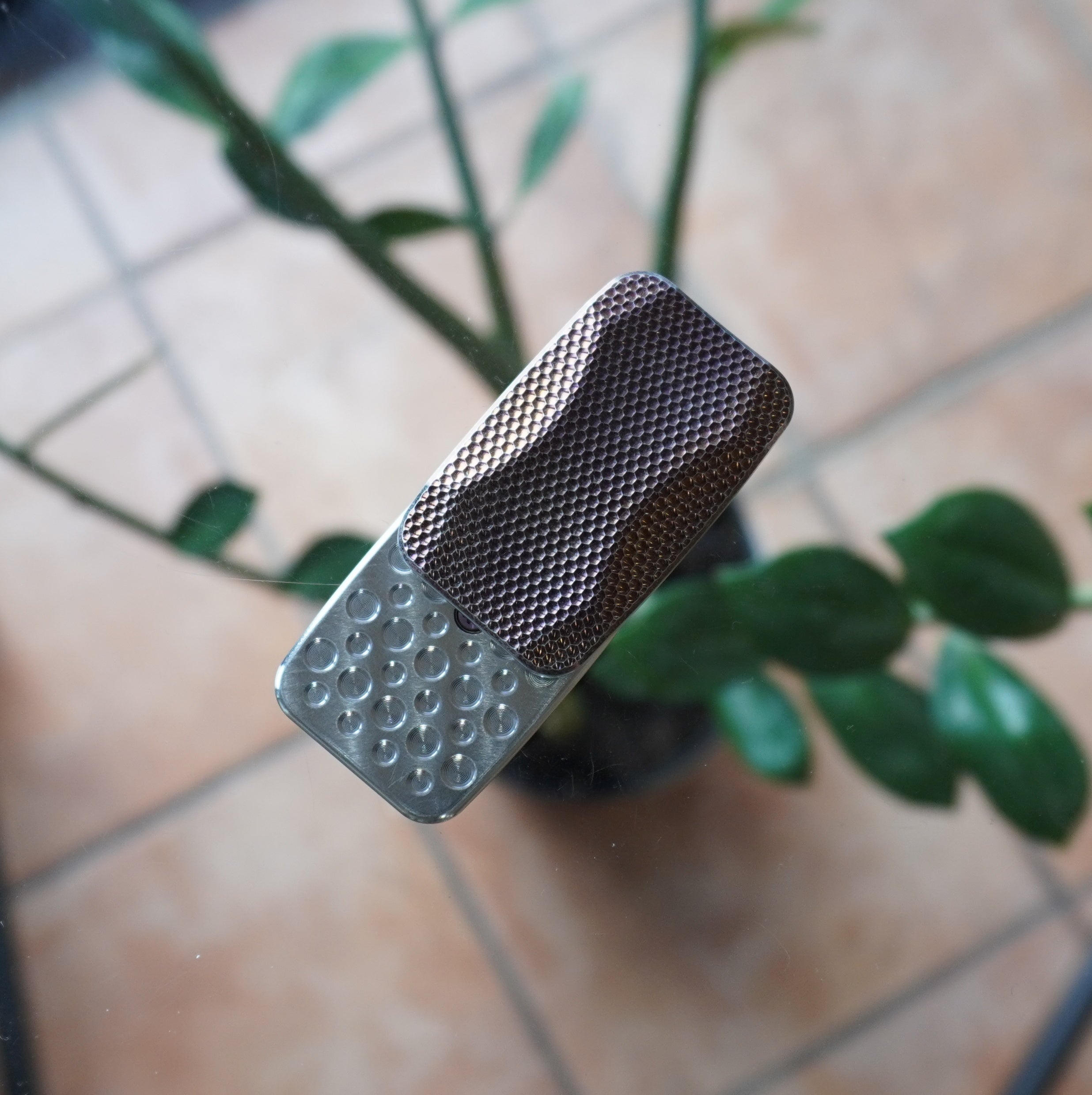 Titanium - SE238 - Squashed Toad - 3-Click