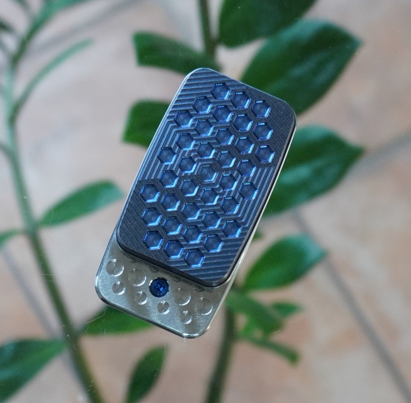 Titanium - SE279- Plain Jane "Hex" - 3-Click