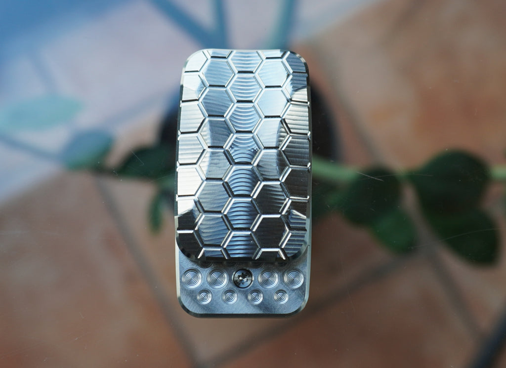 Titanium - SD232 - Squashed Toad - 3-Click – Magnus Fidgets