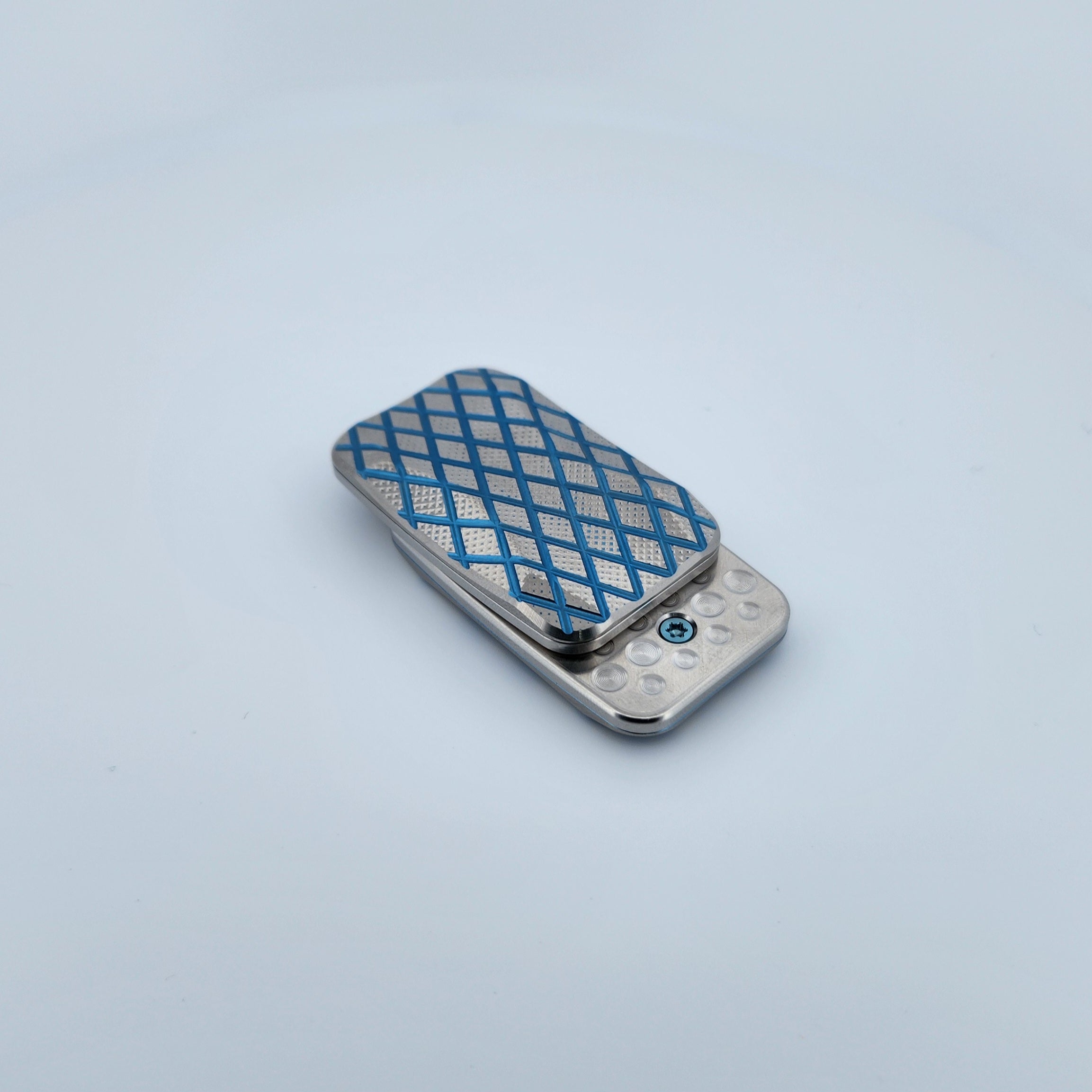 Titanium - SE322 - Squashed Toad "Diamond"