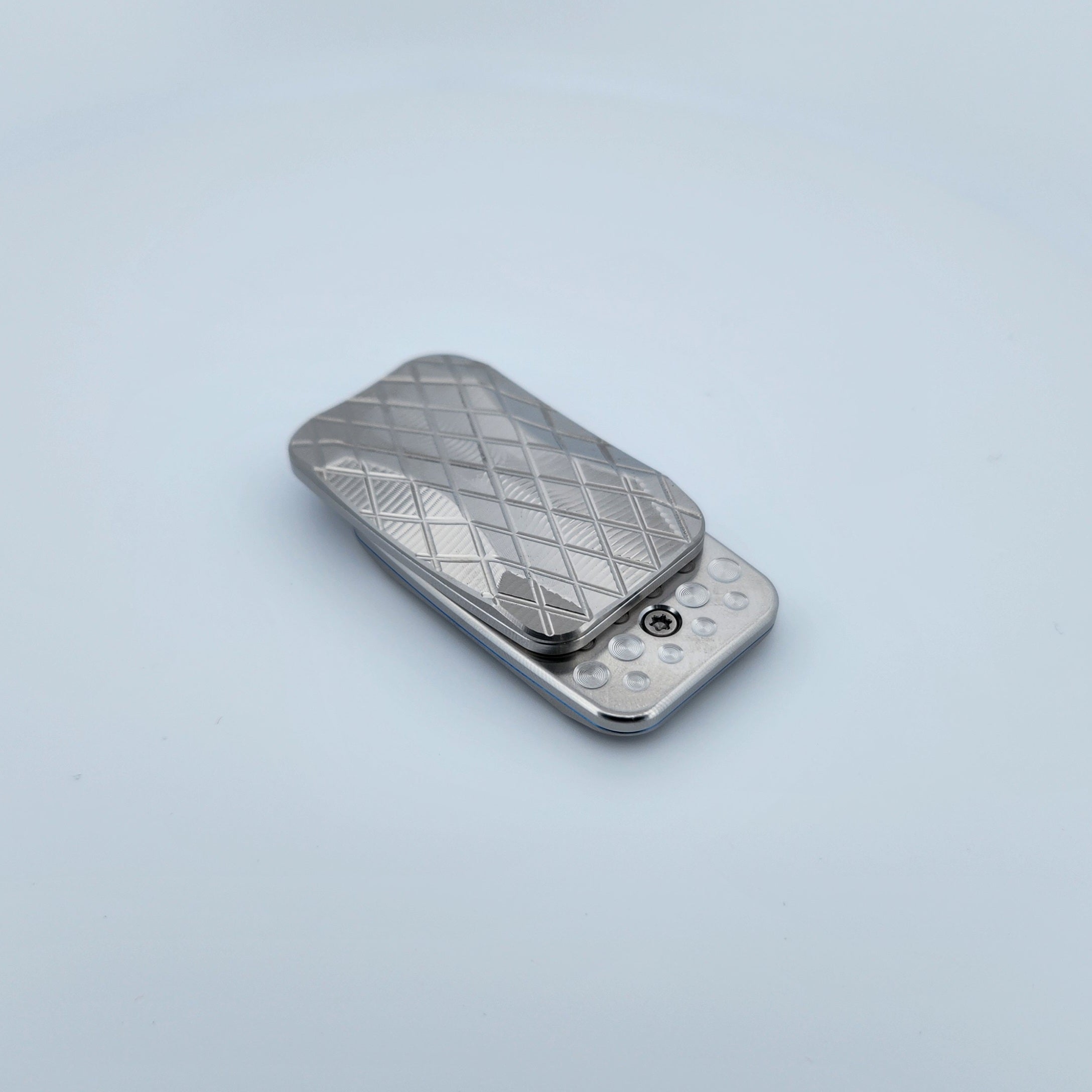 Titanium - SE328 - Squashed Toad "Diamond"