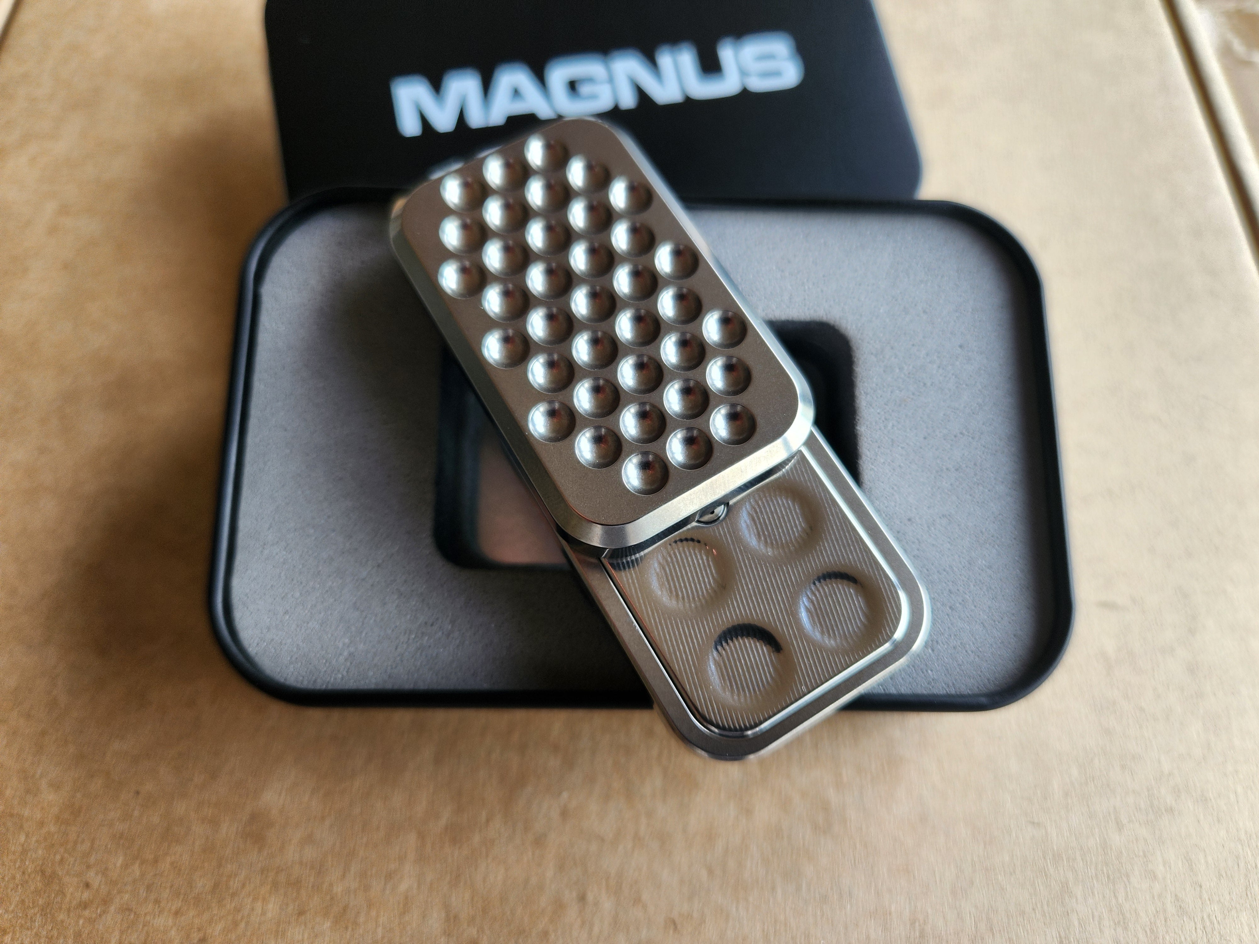 Titanium - SD051 - Dimple  3-Click