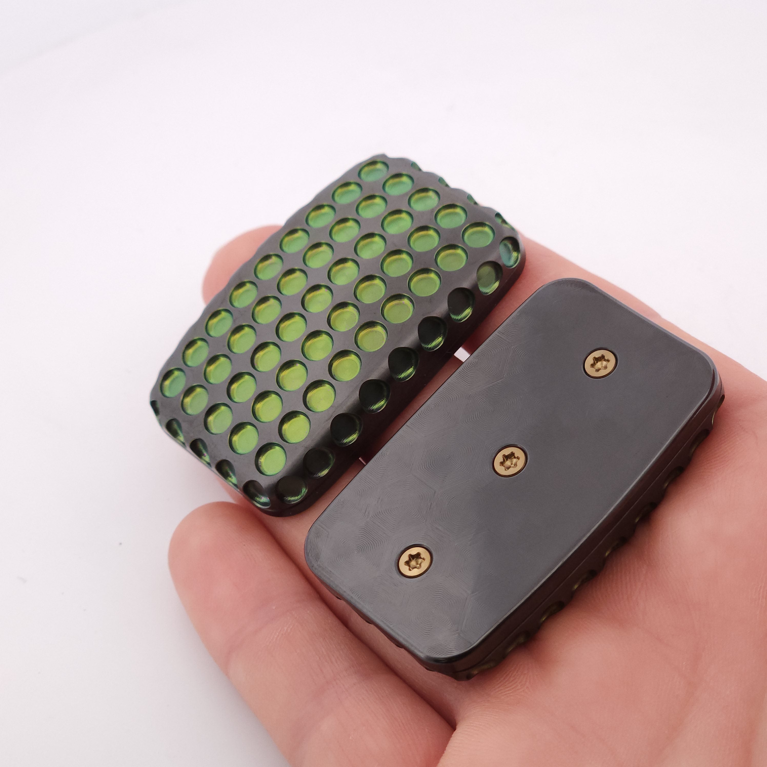 ZA-463-L: Pebble "Dimple"