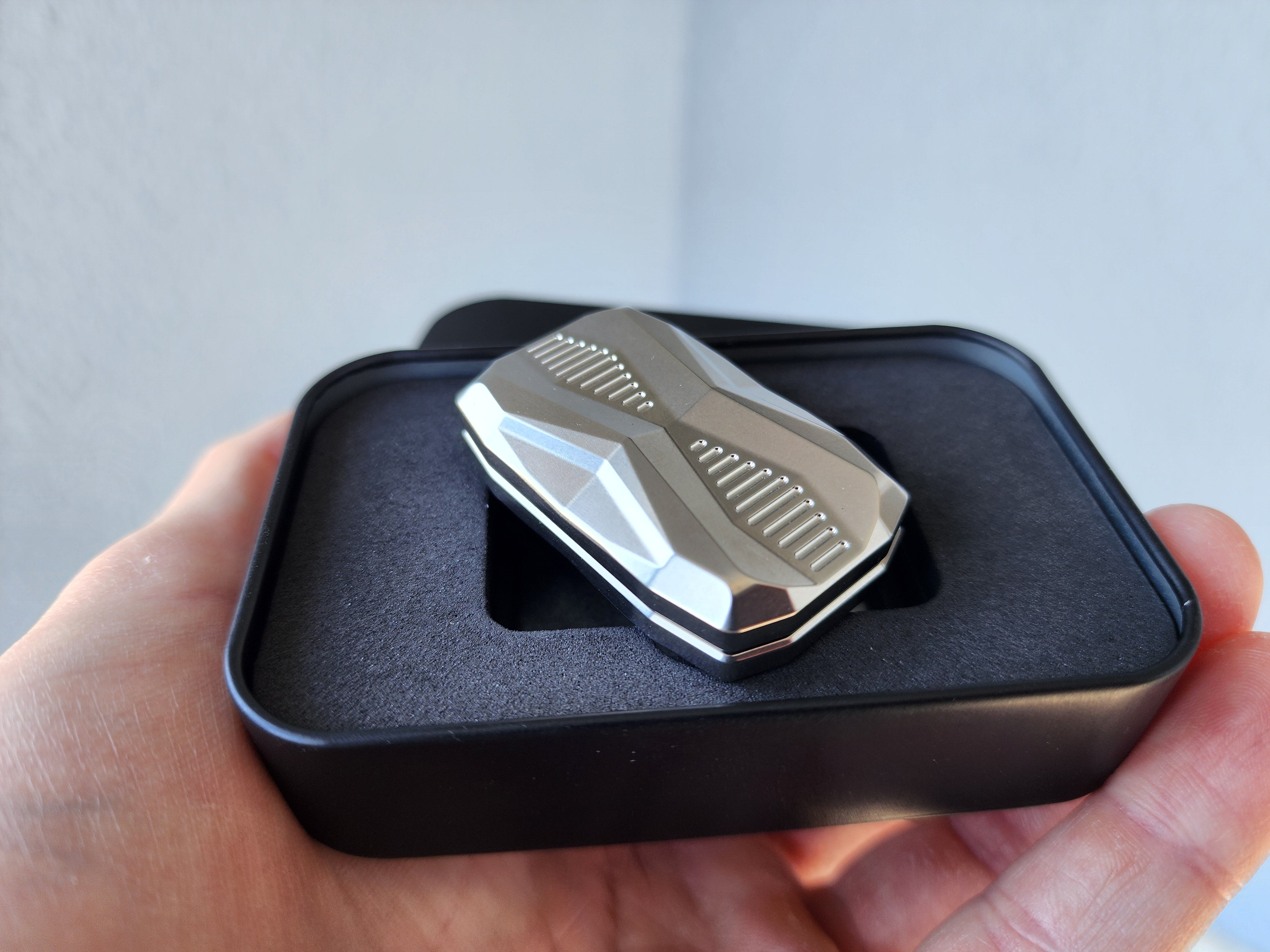 Titanium Slider SB061 - Stealth 3-Click