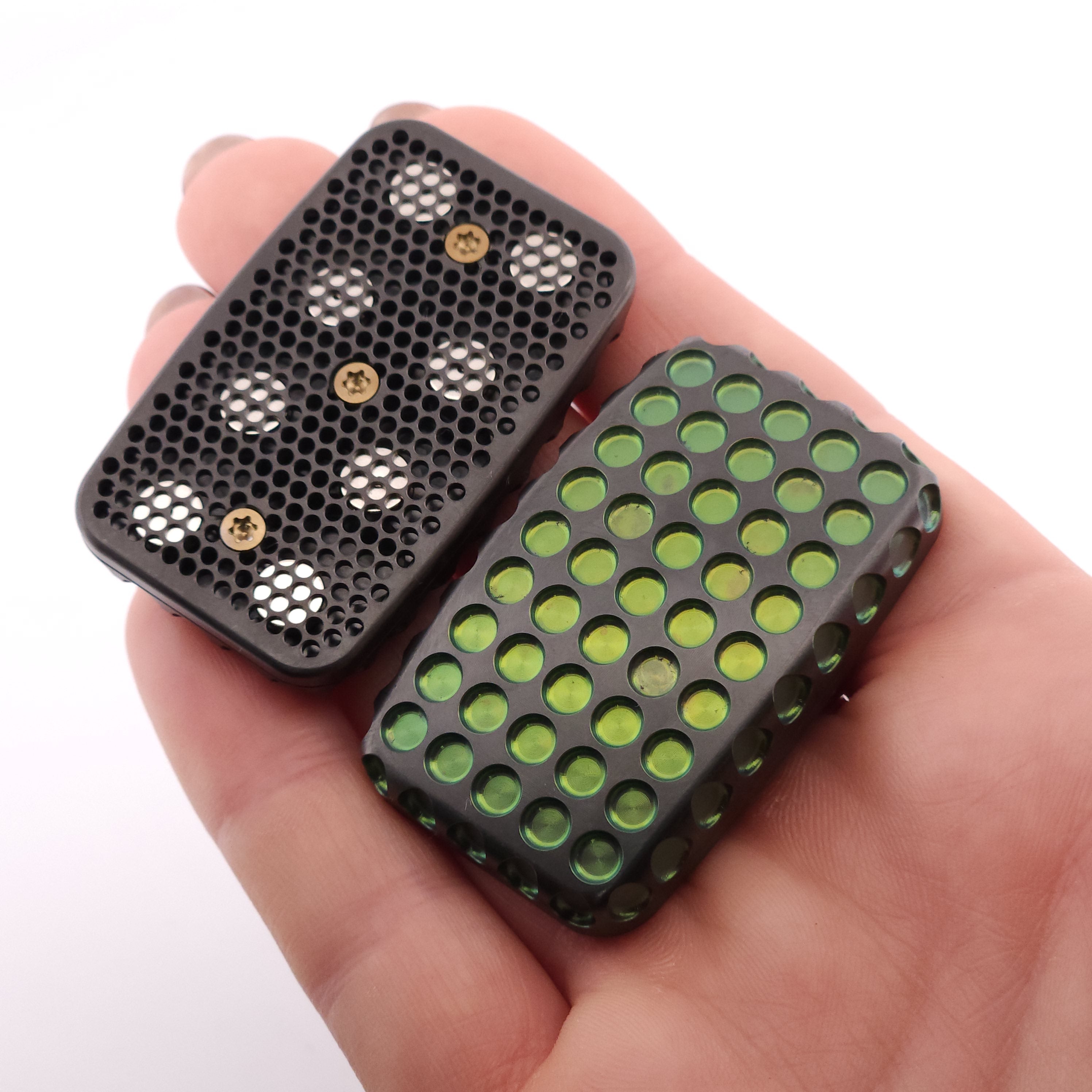 ZA-457-L: Pebble "Dimple" *BLEM*