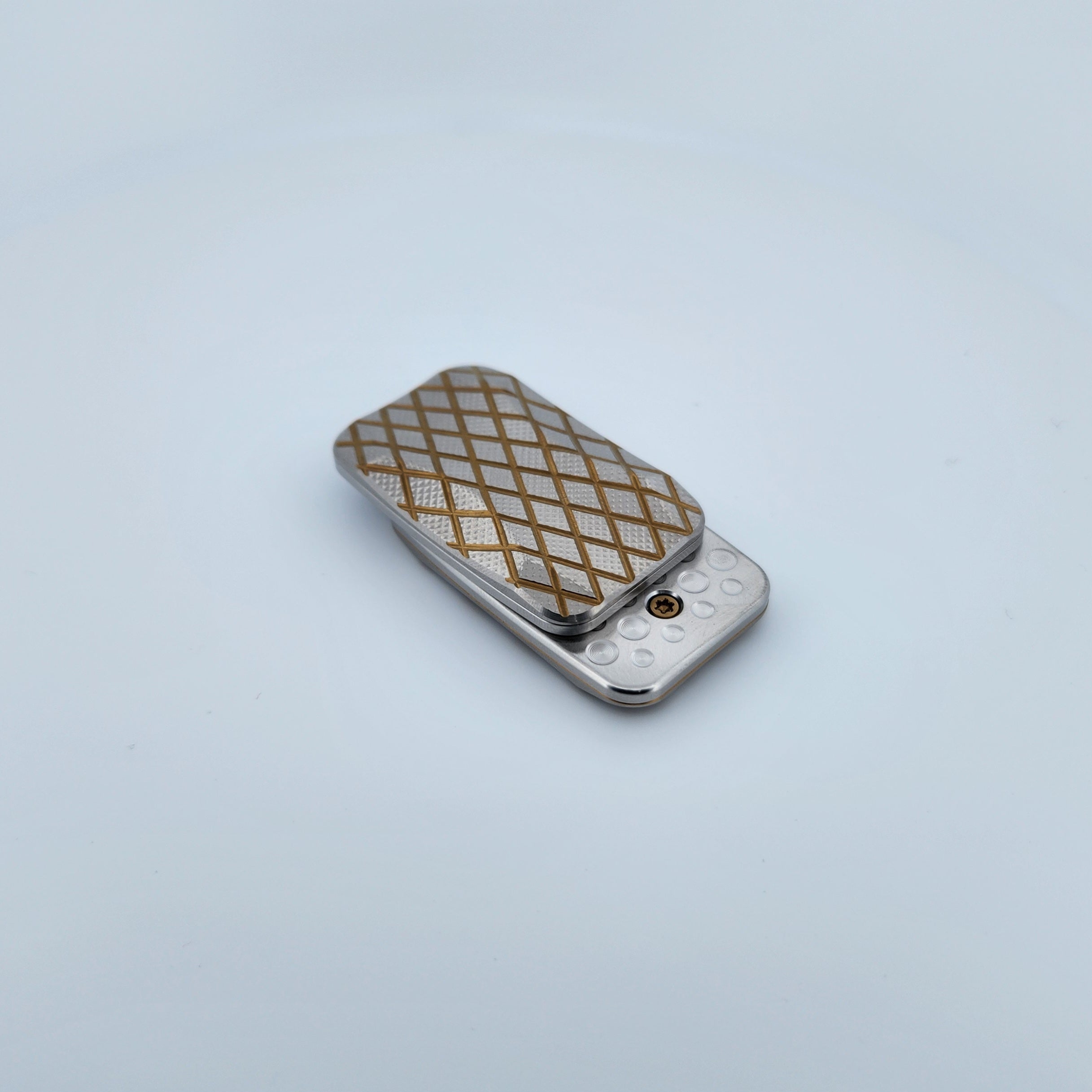 MAGNUS Squashed Toad Prism チタン製　フィジェット Magnus x URBAN Squashed Toad Fidget Slider - Natural Titanium w