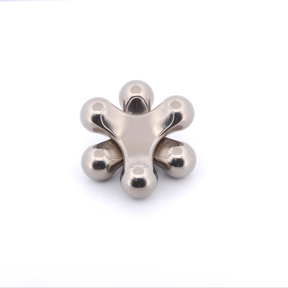 SM645 - Atom