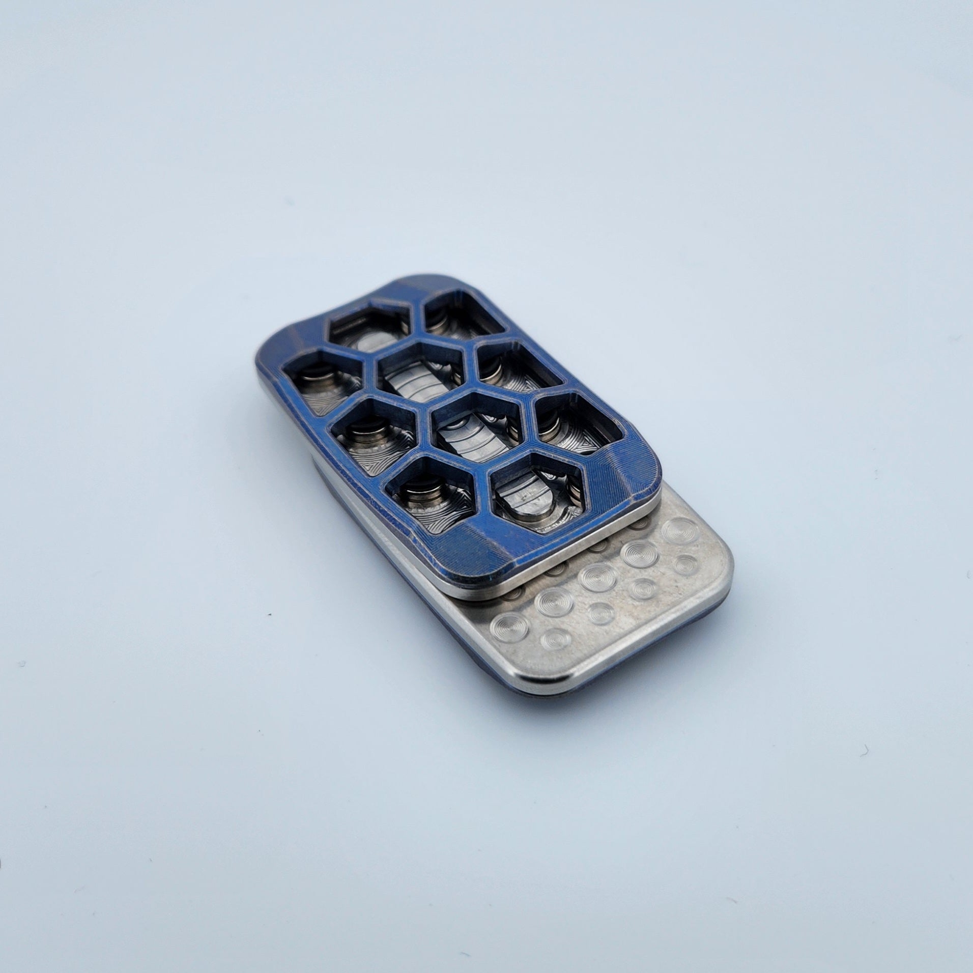 Titanium - SE351 - Squashed Toad "Skelly Hex" - 3-Click